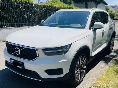 Usata Volvo XC40 Business Edition 150 CV (110 kW) 2020 Bianco SUV