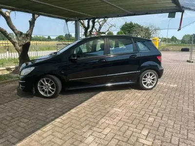 Usata Mercedes B180 Avantgarde 109 CV (80 kW) 2010 Nero Monovolume