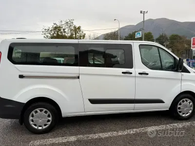 Usata Ford Tourneo 170 CV (125 kW) 2017 Monovolume