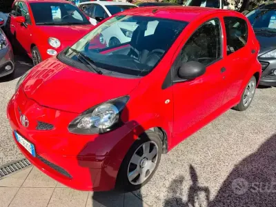 Usata Toyota Aygo 68 CV (50 kW) 2007 Rosso Utilitaria