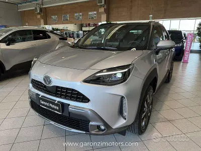 Nuova Toyota Yaris Cross Lounge 131 CV (96 kW) 2026 Nero SUV