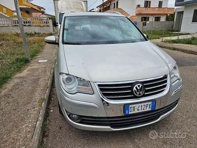 Begagnad VW Touran Highline 140 HK (102 kW) 2009 Minibuss