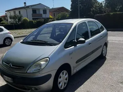 Usata Citroën Xsara 95 CV (69 kW) 2001 Grigio Monovolume