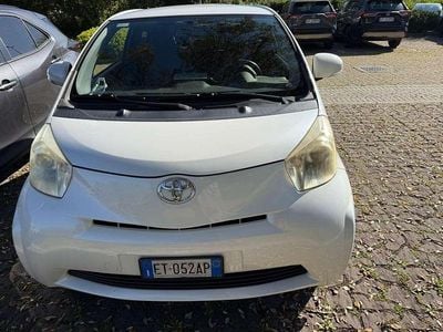 Begagnad Toyota iQ Active 68 HK (50 kW) 2013 Vit Halvkombi
