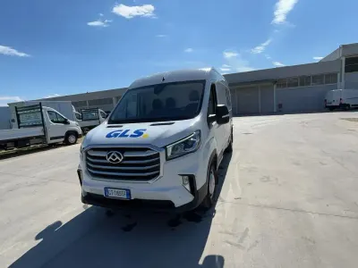 Usata Maxus V90