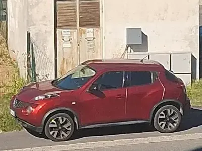 Usata Nissan Juke 110 CV (80 kW) 2014 Rosso SUV