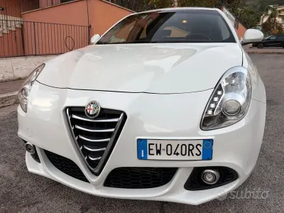 Usata Alfa Romeo Giulietta 105 CV (77 kW) 2015 Bianco Utilitaria