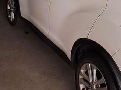Usata Nissan Juke Tekna 110 CV (80 kW) 2011 Bianco SUV
