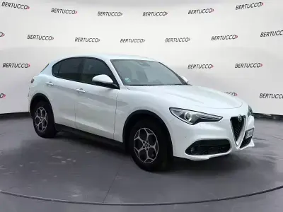 Usata Alfa Romeo Stelvio Business 160 CV (117 kW) 2022 Bianco SUV