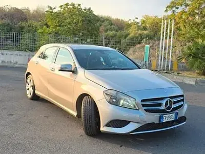Usata Mercedes 180 120 CV (88 kW) 2014 Grigio Berlina