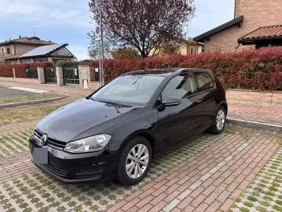 Second-hand VW Golf VII 110 CP (80 kW) 2014 Negru Berlinǎ