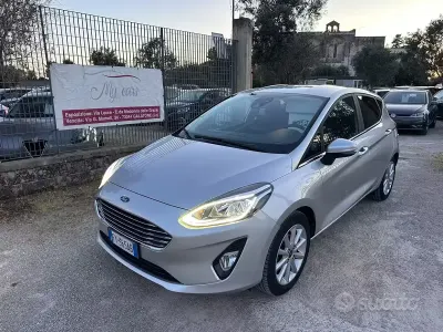 Usata Ford Fiesta Titanium 75 CV (55 kW) 2019 Grigio Utilitaria