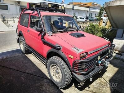 Usata Lada niva 75 CV (55 kW) 1991 Rosso SUV