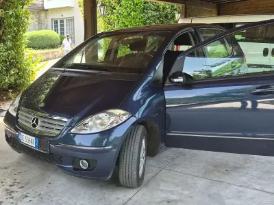 Usata Mercedes A170 Elegance 116 CV (85 kW) 2004 Blu/azzurro Monovolume