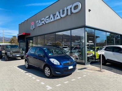 Usata Toyota Yaris 69 CV (50 kW) 2010 Blu Utilitaria