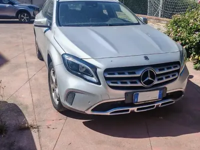 Usata Mercedes GLA200 136 CV (100 kW) 2019 SUV