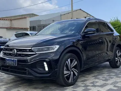 Usata VW T-Roc R-line 150 CV (110 kW) 2024 Nero SUV