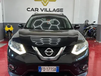 Käytetty Nissan X-Trail Tekna 131 HP (96 kW) 2016 Musta Katumaasturi