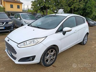 Usata Ford Fiesta 95 CV (69 kW) 2016 Bianco Berlina