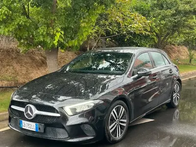 Usata Mercedes 180 Premium 136 CV (100 kW) 2020 Berlina