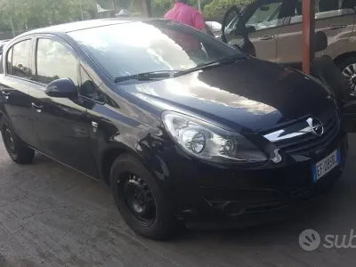 Usata Opel Corsa Cosmo 75 CV (55 kW) 2011 Nero Utilitaria