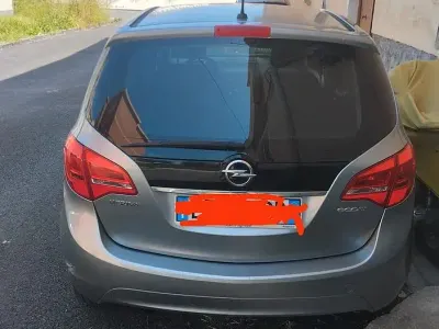 Usata Opel Meriva 95 CV (69 kW) 2013 Nero Monovolume