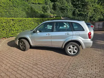 Usata Toyota RAV4 116 CV (85 kW) 2004 Grigio SUV