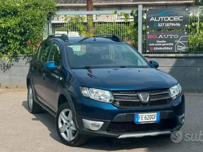 Usata Dacia Sandero Stepway 90 CV (66 kW) 2016 Blu Berlina