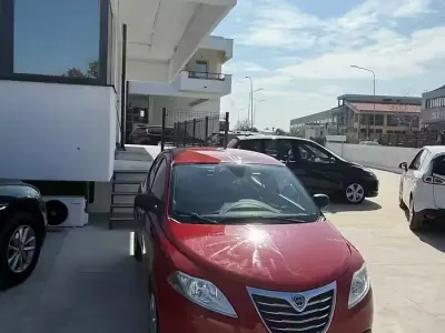 Gebraucht Lancia Ypsilon Gold 69 PS (50 kW) 2013 Rot Kleinwagen