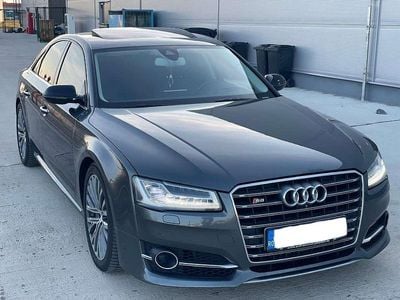 Audi S8