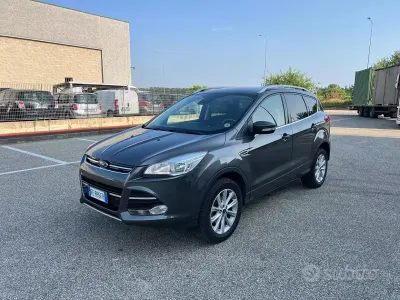 Usata Ford Kuga Titanium 120 CV (88 kW) 2016 Grigio SUV