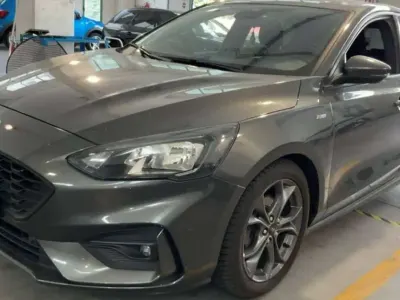 Usata Ford Focus ST-Line 125 CV (91 kW) 2018 Grigio Berlina