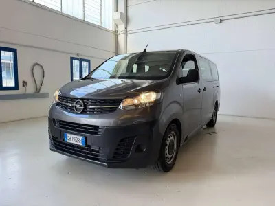 Usata Opel Vivaro-e Combi 120 CV (88 kW) 2023 Grigio Monovolume
