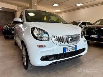 Usata Smart ForFour 71 CV (52 kW) 2017 Bianco Utilitaria