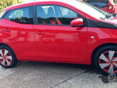 Usata Toyota Aygo Cool 69 CV (50 kW) 2014 Rosso Utilitaria