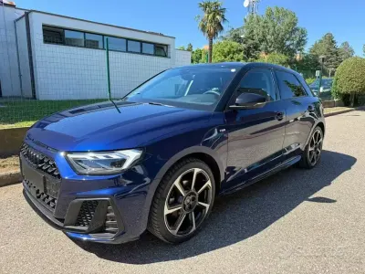 Käytetty Audi A1 S-Line 116 HP (85 kW) 2025 Sininen Katumaasturi