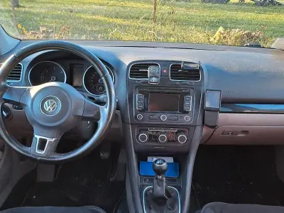 Usata VW Golf 105 CV (77 kW) 2010 Nero Monovolume