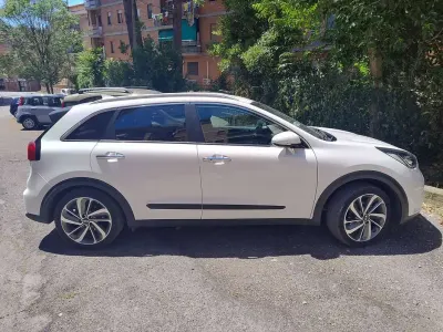 Usata Kia Niro 105 CV (77 kW) 2018 Bianco SUV