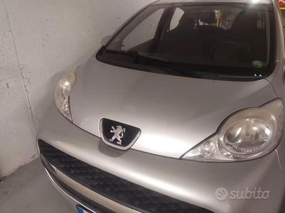 Usata Peugeot 107 68 CV (50 kW) 2010 Grigio Utilitaria