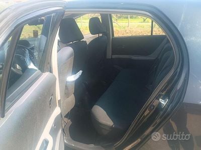 Usata Toyota Yaris 90 CV (66 kW) 2009 Nero Utilitaria
