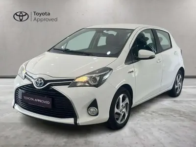 Usata Toyota Yaris Hybrid Active 101 CV (74 kW) 2017 Bianco Berlina