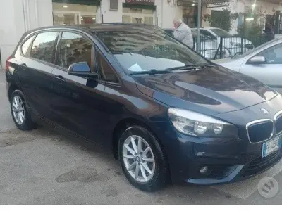 Usata BMW 218 Luxury Line 150 CV (110 kW) 2016 Blu Station wagon