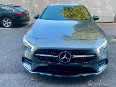 Usata Mercedes A180 Premium 116 CV (85 kW) 2022 Grigio Berlina