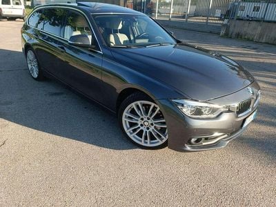 Begagnad BMW 320 Luxury Line 252 HK (185 kW) 2017 Grå Kombi
