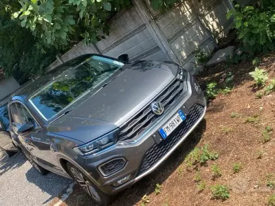 Usata VW T-Roc Advance 150 CV (110 kW) 2018 Grigio SUV
