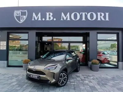 Usata Toyota Yaris Cross Lounge 92 CV (67 kW) 2023 Verde SUV