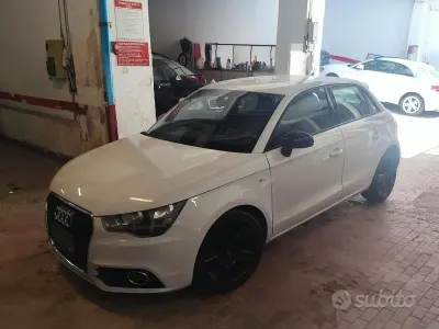 Usata Audi A1 Attraction 105 CV (77 kW) 2012 Bianco Utilitaria