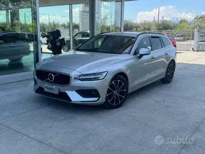 Usata Volvo V60 197 CV (144 kW) 2022 Grigio Station wagon