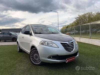 Begagnad Lancia Ypsilon S 86 HK (63 kW) 2012 Grå Halvkombi