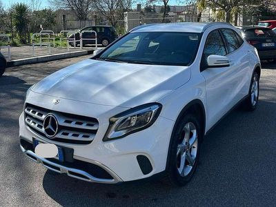 Usata Mercedes GLA200 136 CV (100 kW) 2019 Bianco SUV